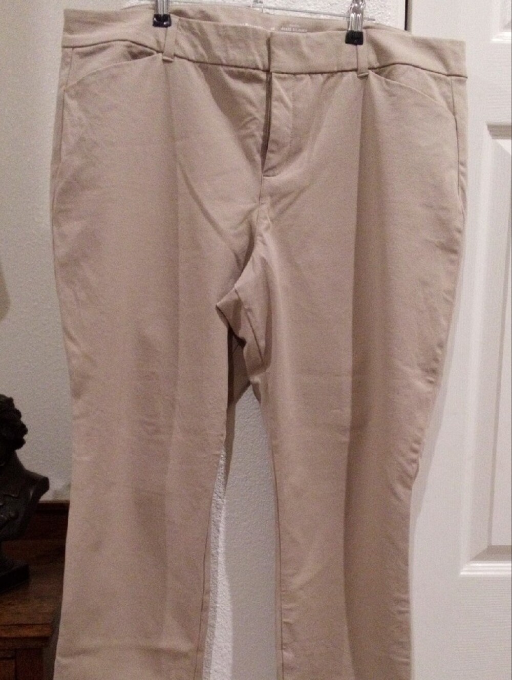 Old Navy Women's Beige/Tan Chino Pants - Picture 2 of 7